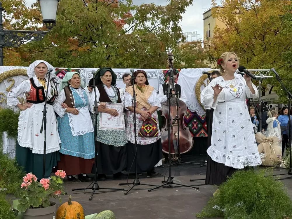 Pogača Fest oživio duh Slavonskog Broda – 20-metarska šokačka pogača za Guinnessa i nezaboravno slavlje na Korzu