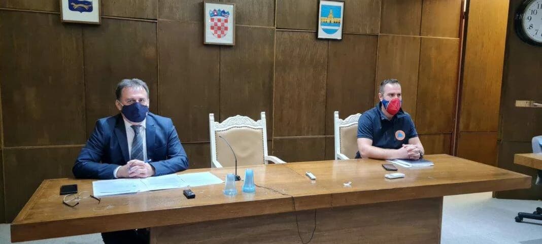 Kutjevački vinari svečano zaključili berbu grožđa na Trgu graševine