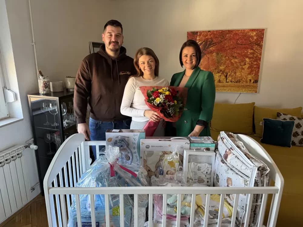Osmijeh za najmlađe: Još pet brodskih beba dobilo pakete dobrodošlice