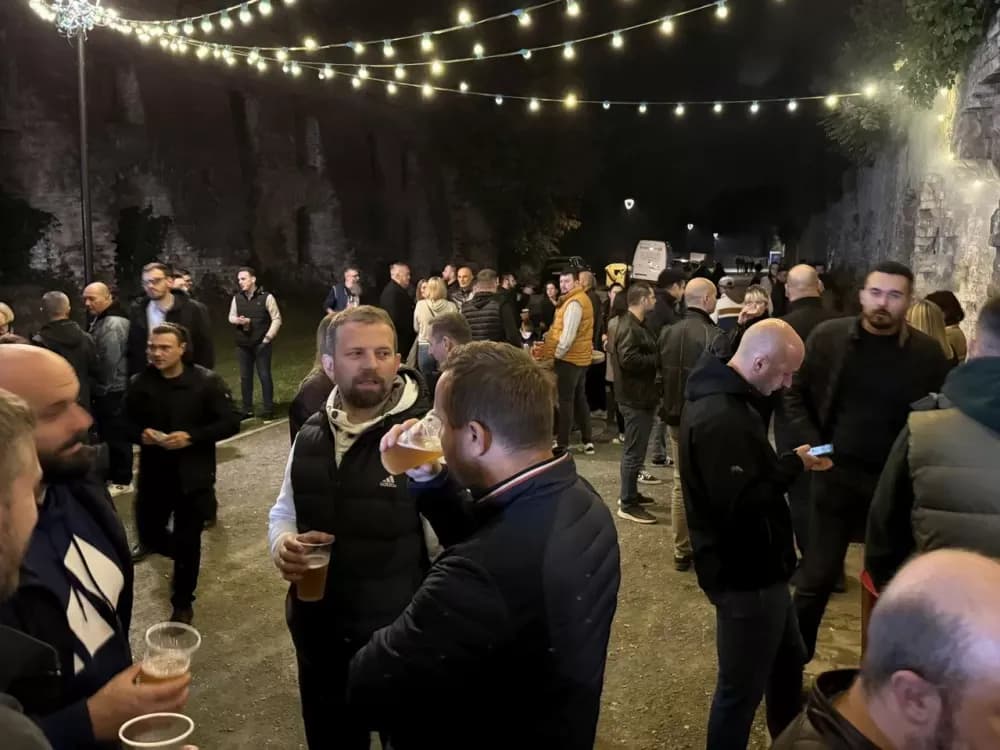 Ambijent Tvrđave Brod uz okuse domaćeg piva
