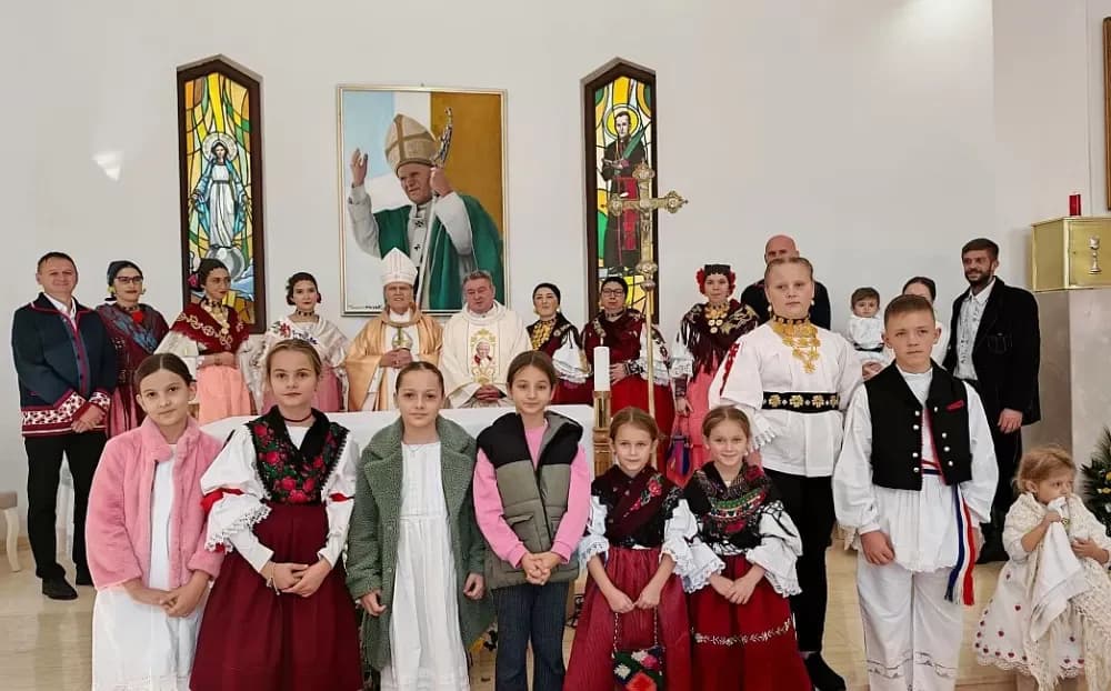 Svečano u Bartolovcima; posvećena crkva svetog pape Ivana Pavla II