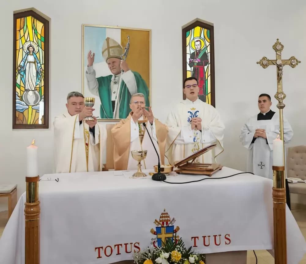 Svečano u Bartolovcima; posvećena crkva svetog pape Ivana Pavla II