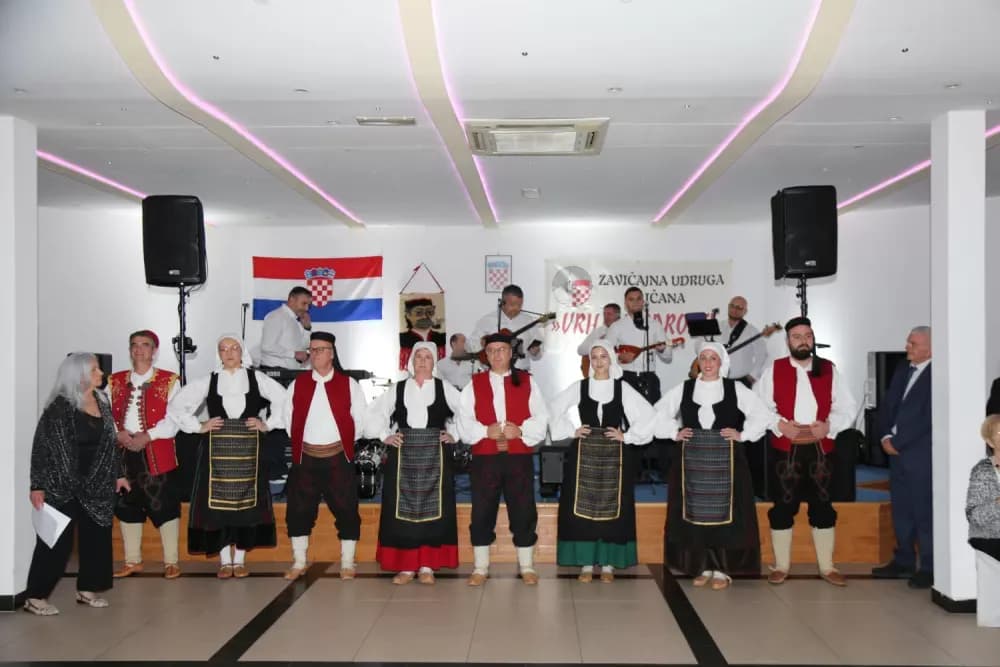 Lička večer Slavonski Brod