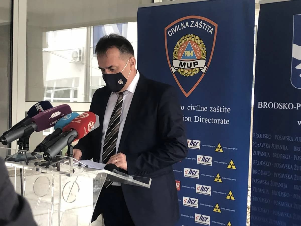 Vesela noć u Svečanoj dvorani Luki: Tražila se stolica više