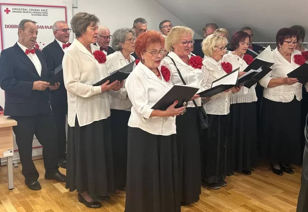 Gradsko društvo Crvenog križa dodijelio priznanja višestrukim darivateljima krvi