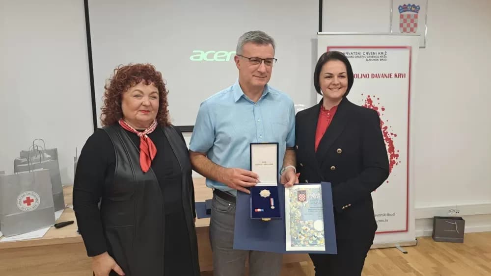 Gradsko društvo Crvenog križa dodijelio priznanja višestrukim darivateljima krvi