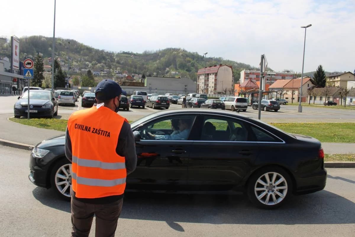 FOTOZABILJEŠKA: Održan buvljak na pleterničkoj tržnici