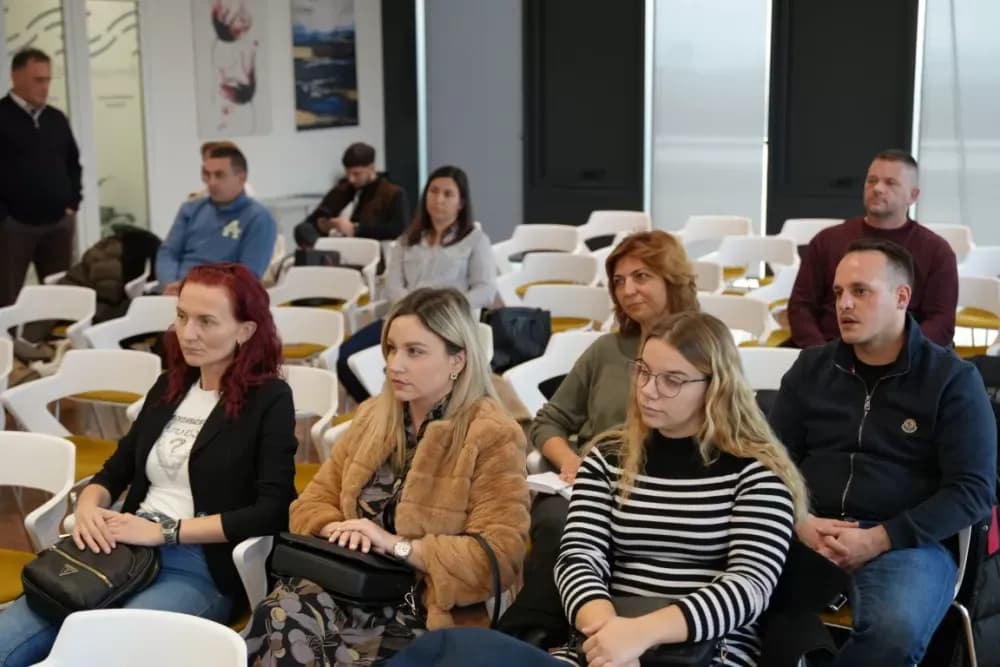 Gospodarstvenici Brodsko-posavske i susjednih županija učili o pravilima komunikacije prema potrošačima
