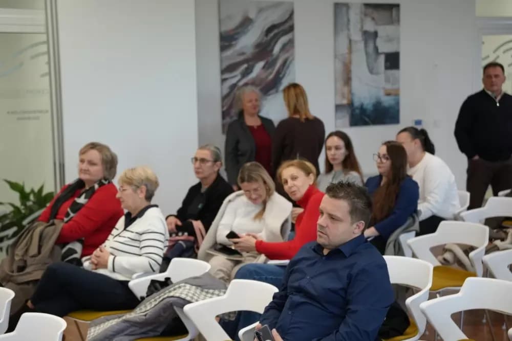 Gospodarstvenici Brodsko-posavske i susjednih županija učili o pravilima komunikacije prema potrošačima