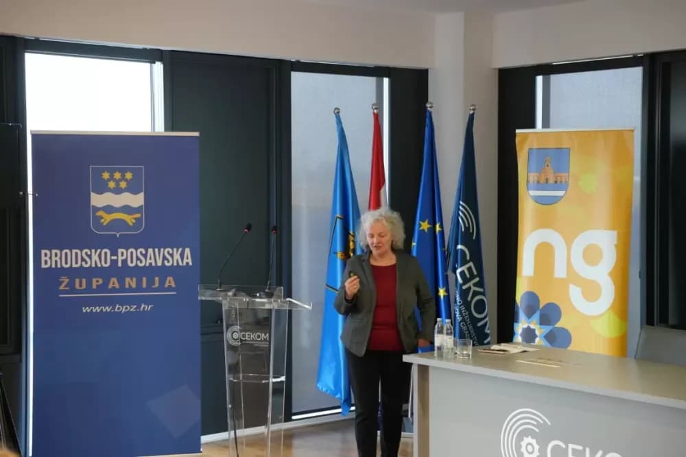 Gospodarstvenici Brodsko-posavske i susjednih županija učili o pravilima komunikacije prema potrošačima
