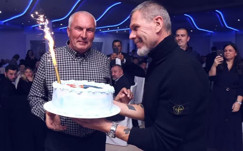 Plava noć ponovno zasjala u Sl. Brodu: Večer ponosa, tradicije i navijačkog zajedništva