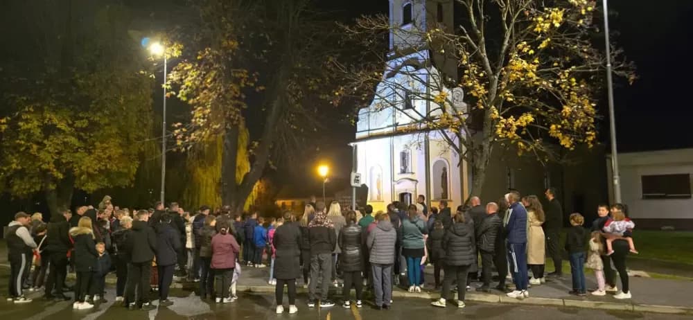 Sibinjci u molitvi za Vukovar