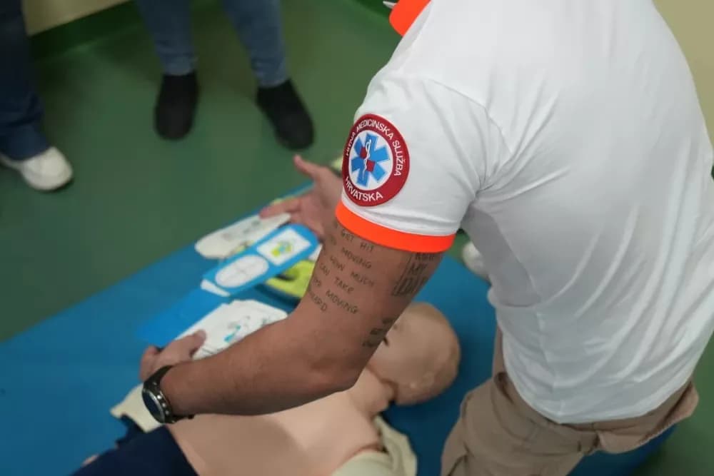 Inovativan iskorak Zavoda za hitnu medicinu Brodsko-posavske županije: Edukacija jedinstvena u Hrvatskoj oduševila sudionike