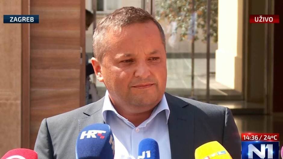 Stariji vozač izazvao sudar u Požegi zbog nepridržavanja znaka „stop“