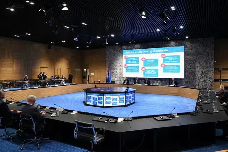 Veliki iskorak za Sveučilište u Slavonskom Brodu: Rektor Ivan Samardžić potpisao ugovor za izgradnju Studentskog doma