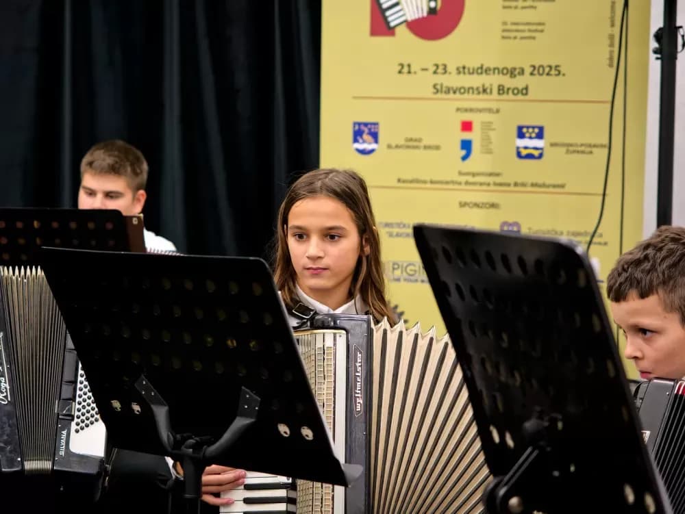 Harmonikaški sjaj u Slavonskom Brodu: uspješno održan međunarodni festival