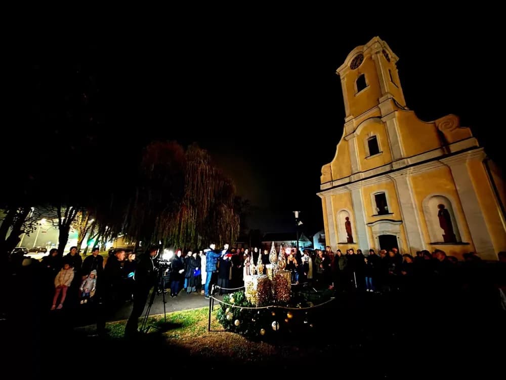 Prva nedjelju došašća – Općina Sibinj i načelnik Pavić nastavljaju dugogodišnju adventsku tradiciju