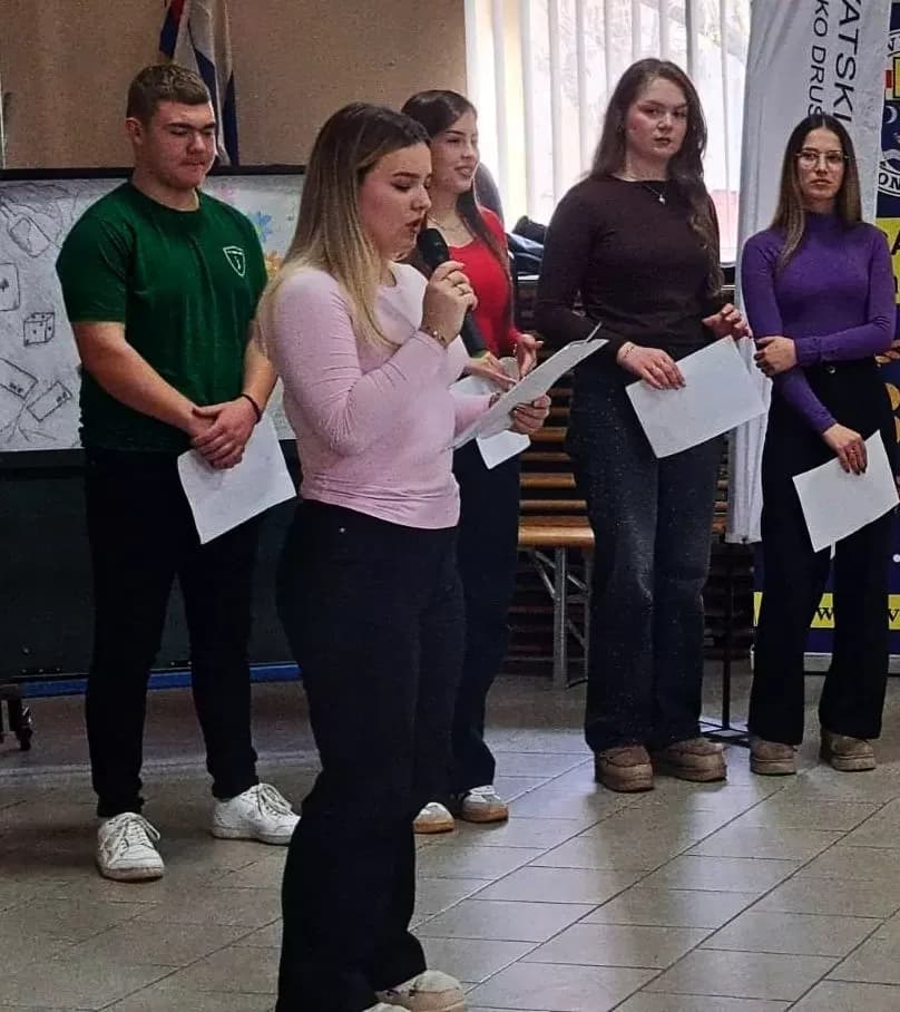 Djeca i mladi svojim kreativnim stvaralaštvom poručili: živi, ne ovisi!