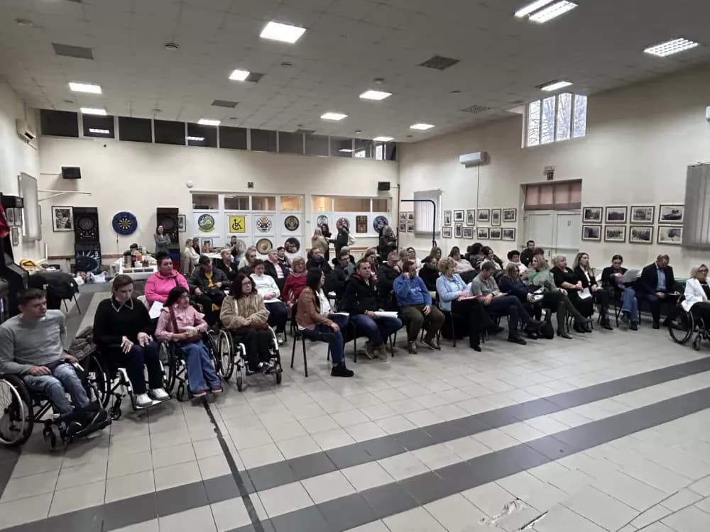 Tribina „Dom po mjeri svakoga“ okupila stručnjake i osobe s invaliditetom u Slavonskom Brodu