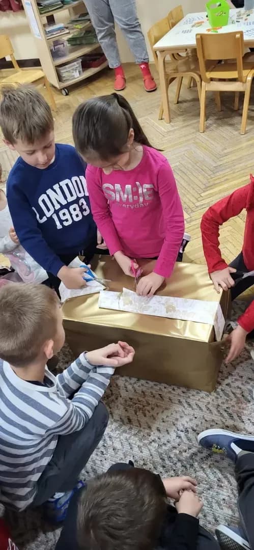 Sveti Nikola donio radost najmlađima u Slavonskom Brodu