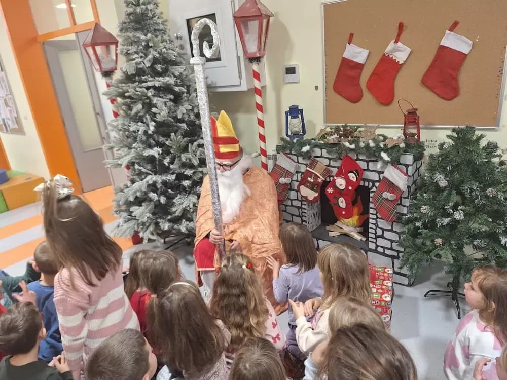 Sveti Nikola donio radost najmlađima u Slavonskom Brodu