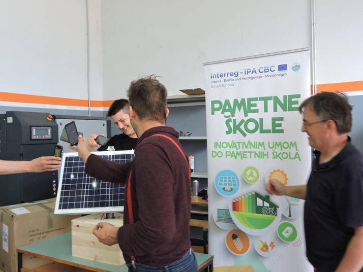 Bogat program i pokloni za najmlađe: Sveti Nikola razveselio mališane u Jakšiću