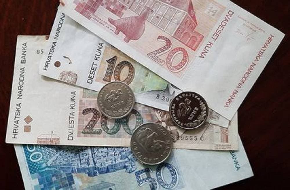Plesna zabava u Gloriji unijela blagdanski duh u Požegu