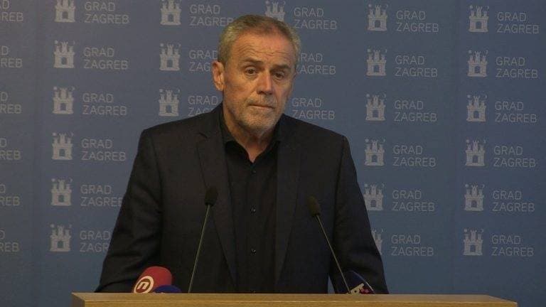 FRAGMENTI PROLAZNOSTI: Izložba Anite Grbavac Jakobović u Gradskom muzeju Požega ovjekovječila arkade kao simbole trajanja