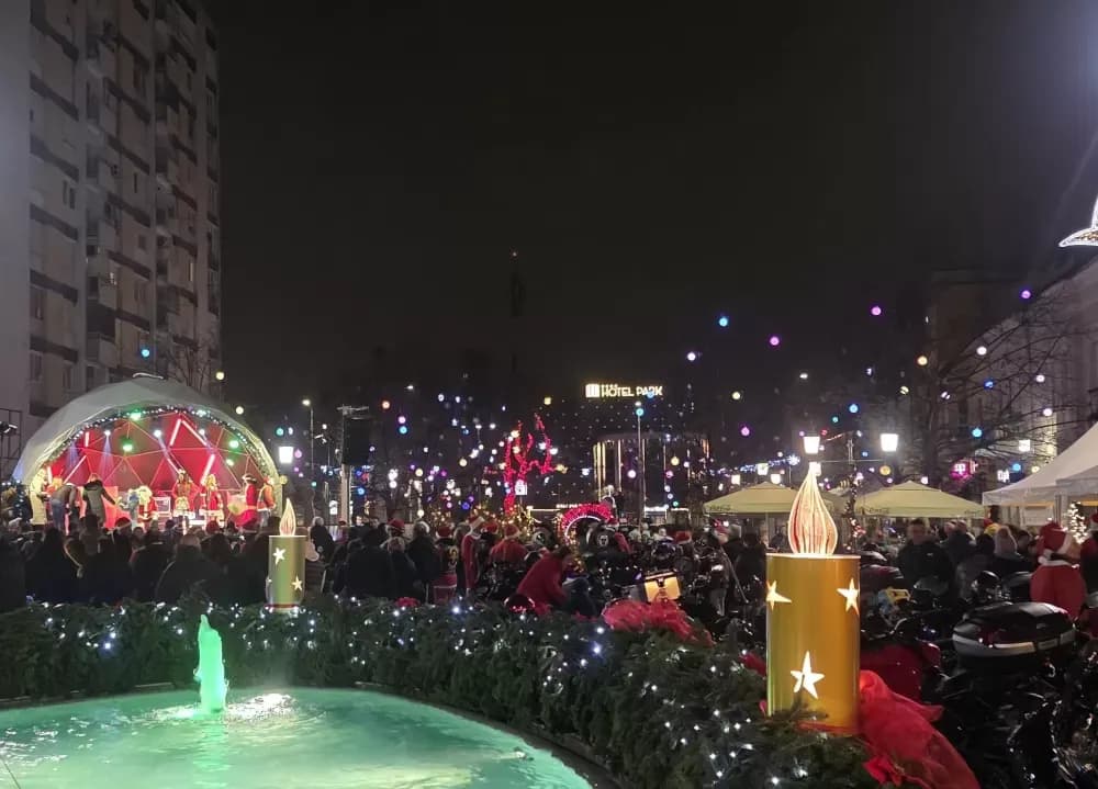 Moto Mrazovi i ove godine razveselili brodske mališane