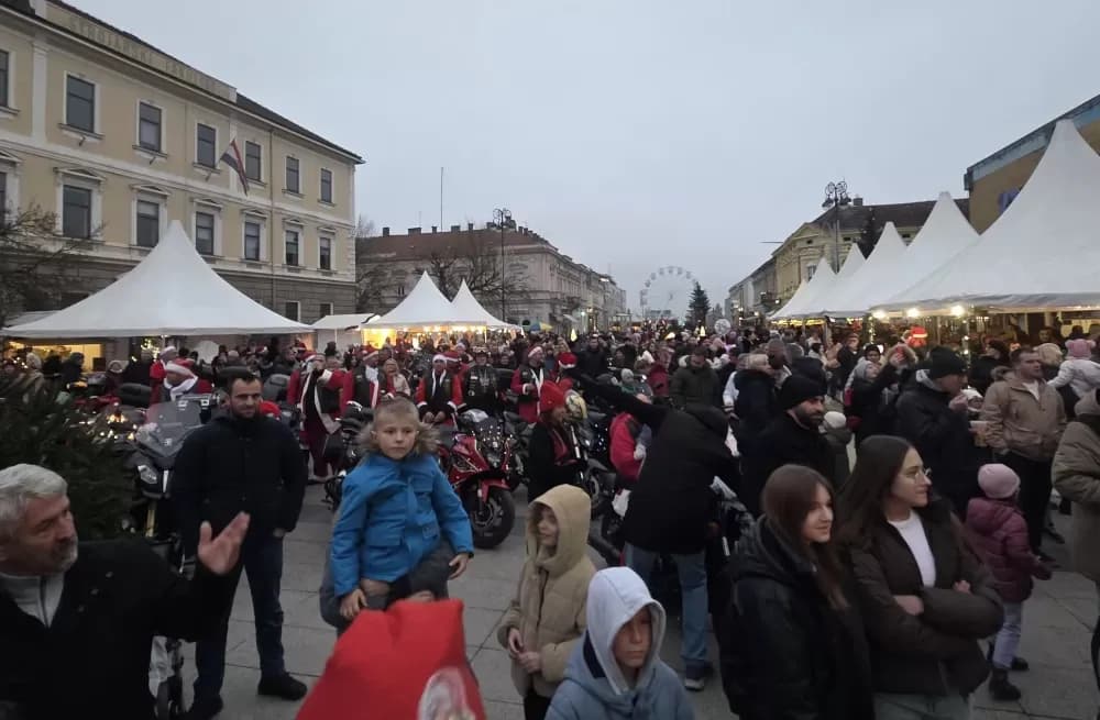 Moto Mrazovi i ove godine razveselili brodske mališane