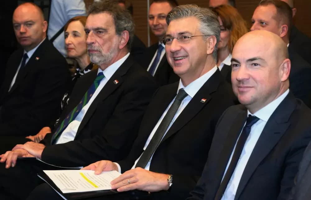 Nova ulaganja u obrazovanje: Četiri osnovne škole u Brodsko-posavskoj županiji dobivaju modernije uvjete