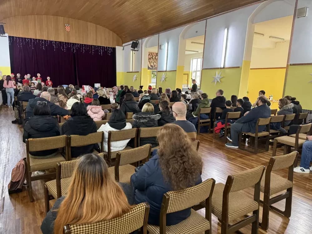 Održano blagdansko druženje za djecu iz udomiteljskih obitelji u Slavonskom Brodu