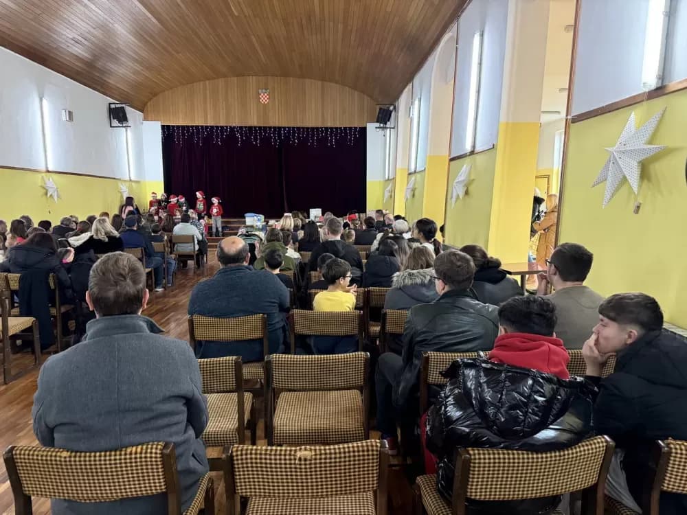 Održano blagdansko druženje za djecu iz udomiteljskih obitelji u Slavonskom Brodu