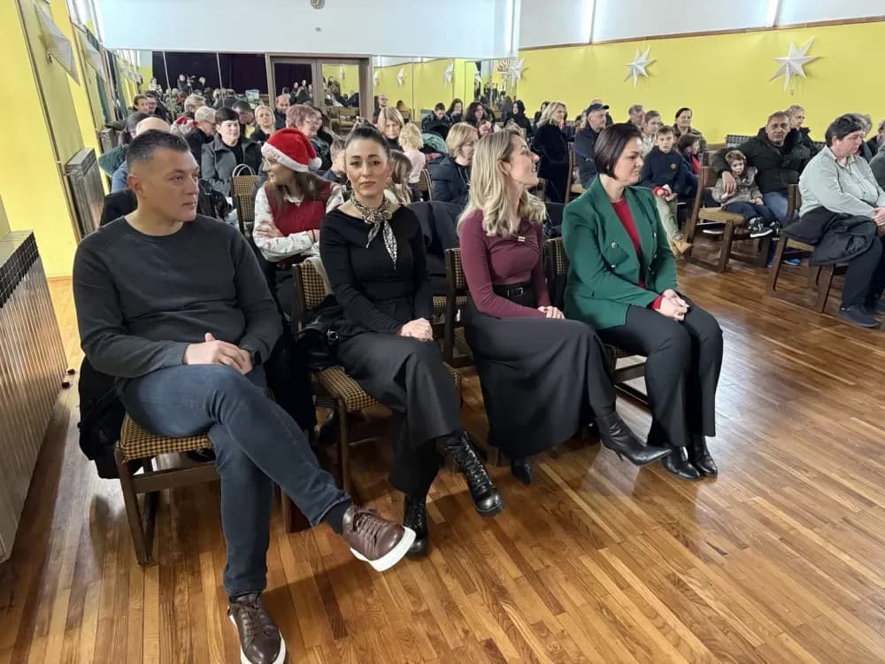Održano blagdansko druženje za djecu iz udomiteljskih obitelji u Slavonskom Brodu