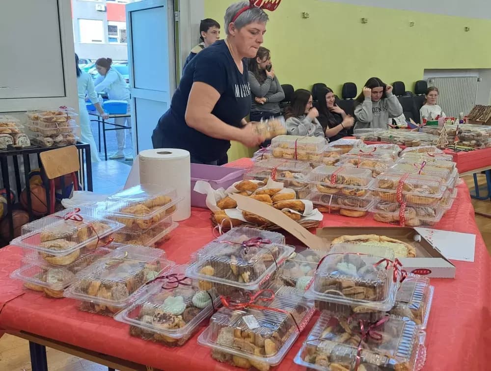 HUMANITARNI BOŽIĆNI SAJAM - Pogledajte kreativnost vrijednih učenika brodske Obrtničko-tehničke škole