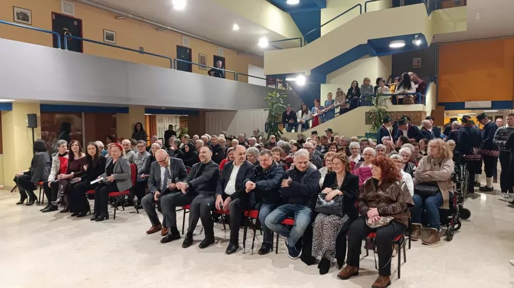 Blagdanski duh ispunio Dom za starije i nemoćne osobe Slavonski Brod