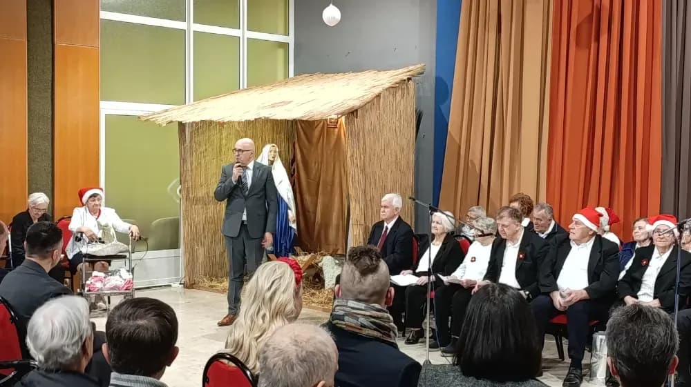 Blagdanski duh ispunio Dom za starije i nemoćne osobe Slavonski Brod