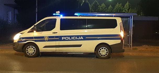 Božićna bajka u Tekiću: Prvi Advent okupio mještane u plemenitom cilju