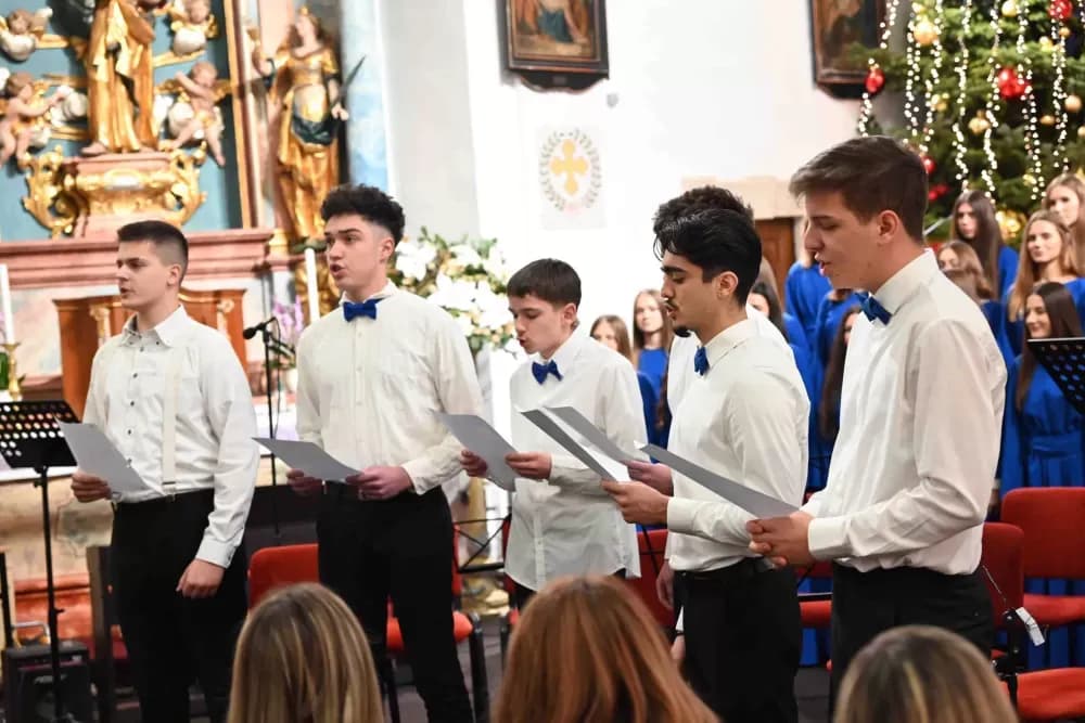 Održan Božićni duhovni koncert: “U susret Božiću“