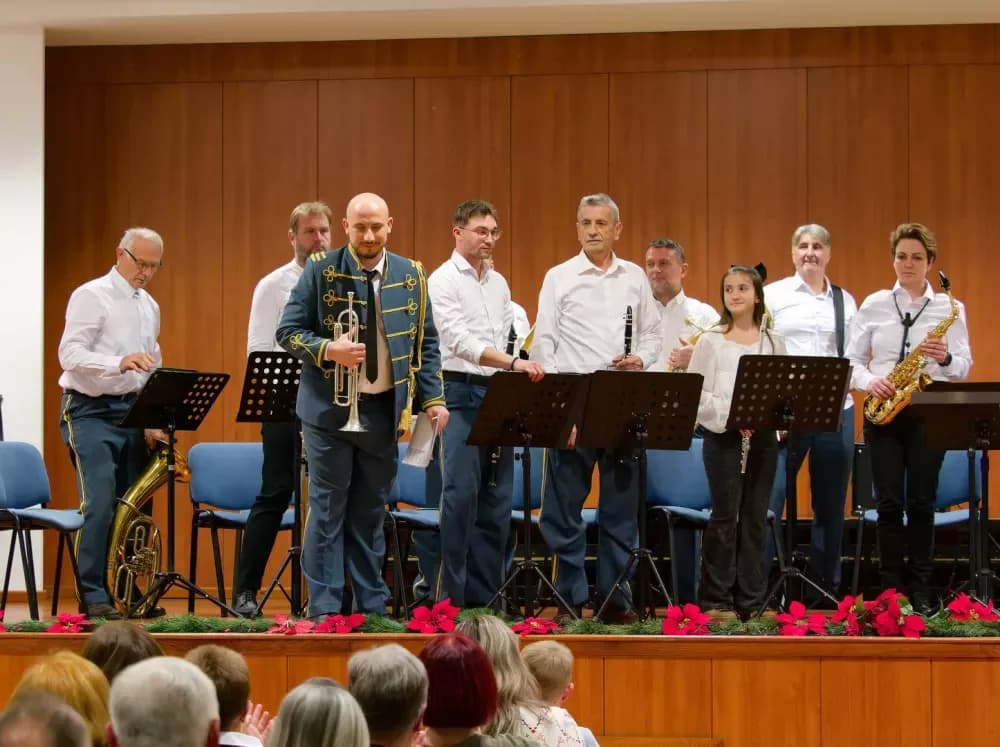 Božićni koncert brodskih udruga ispunio Glazbenu školu blagdanskim ozračjem