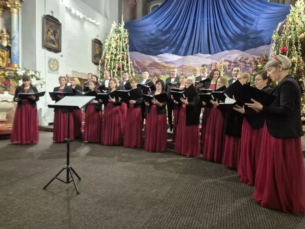 Održan Božićni koncert HPD-a Davor u Crkvi Presvetog Trojstva
