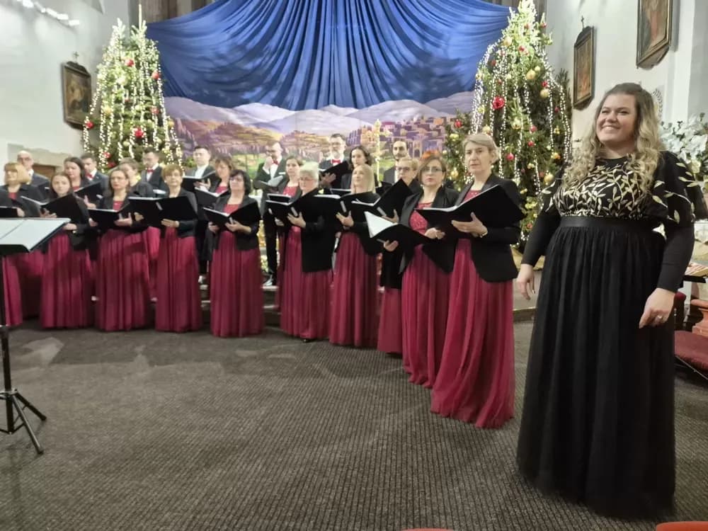 Održan Božićni koncert HPD-a Davor u Crkvi Presvetog Trojstva