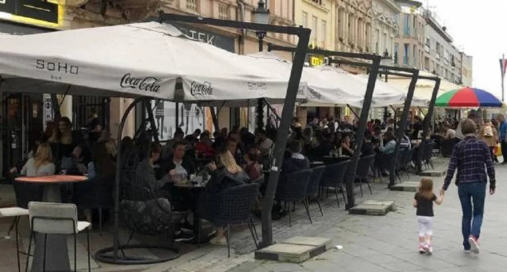 IMENDAN U HRNJEVCU: Kod Ive Enjingija čestitari dolaze nepozvani
