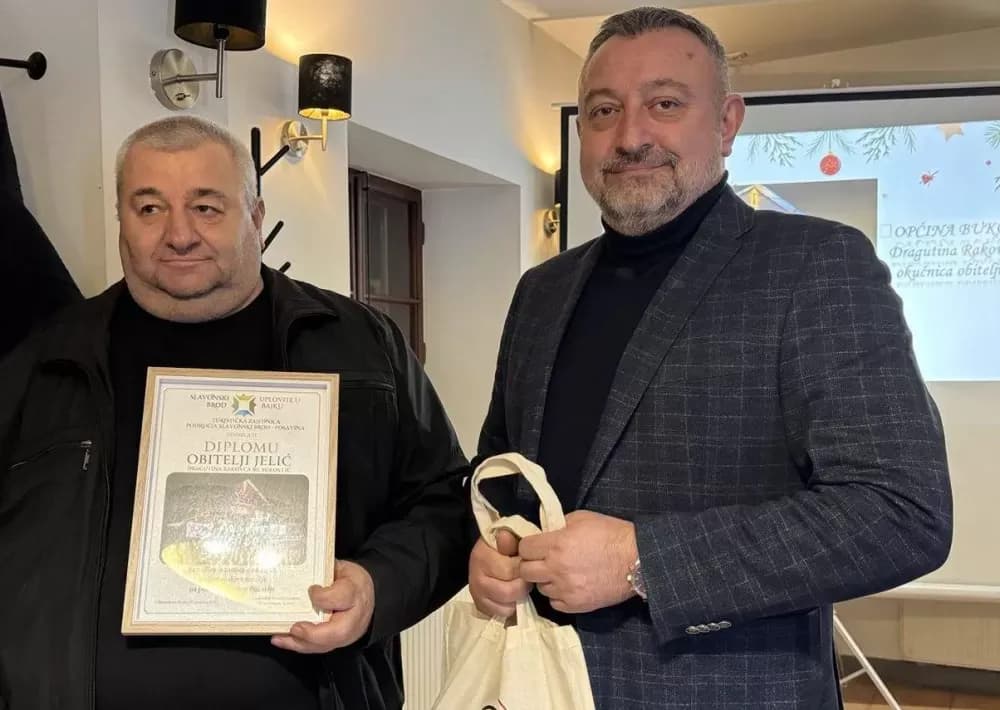 Tko su nagrađeni za najljepše božićne izloge i pretkućnice?
