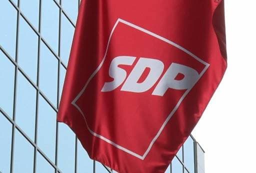 NASTUP U RODNOM GRADU: Ružica Maurus spojila sevdah, klasike i božićnu čaroliju