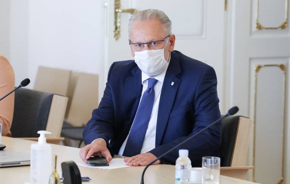 SPEKTAKL U VELIKOJ: Tisuće ljudi uz Luku Nižetića, klizalište i balone želja proslavilo „Popodnevnu Novu godinu“