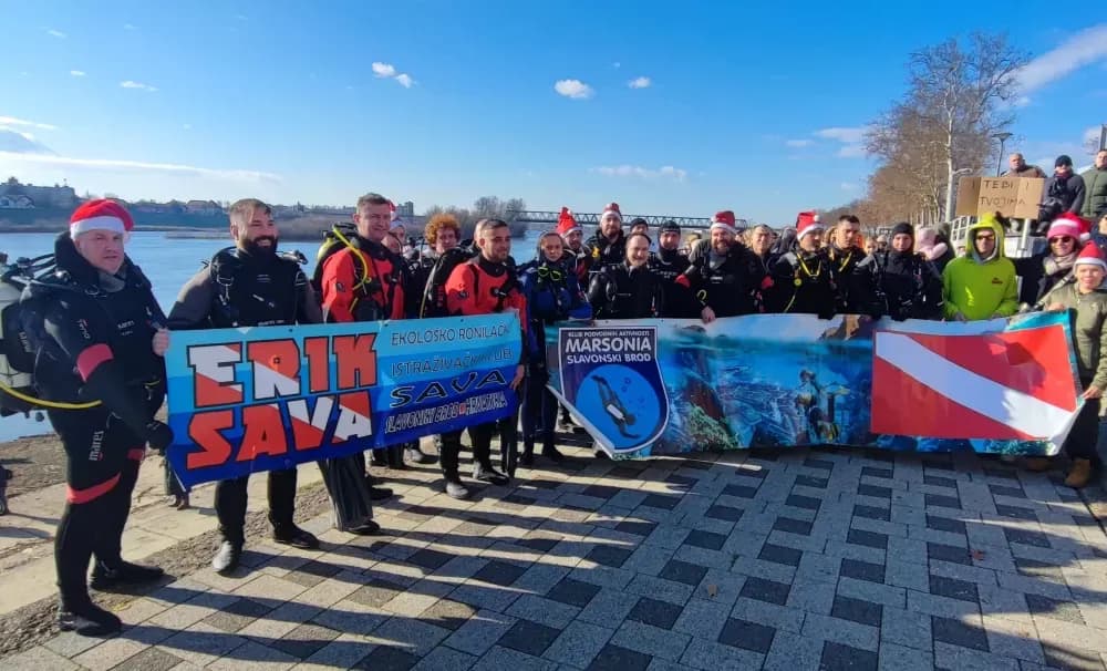 10. SILVESTARSKI ZARON KPA MARSONIA - Ronioci ispratili 2025. i ušli u 2026. u studenim vodama Save