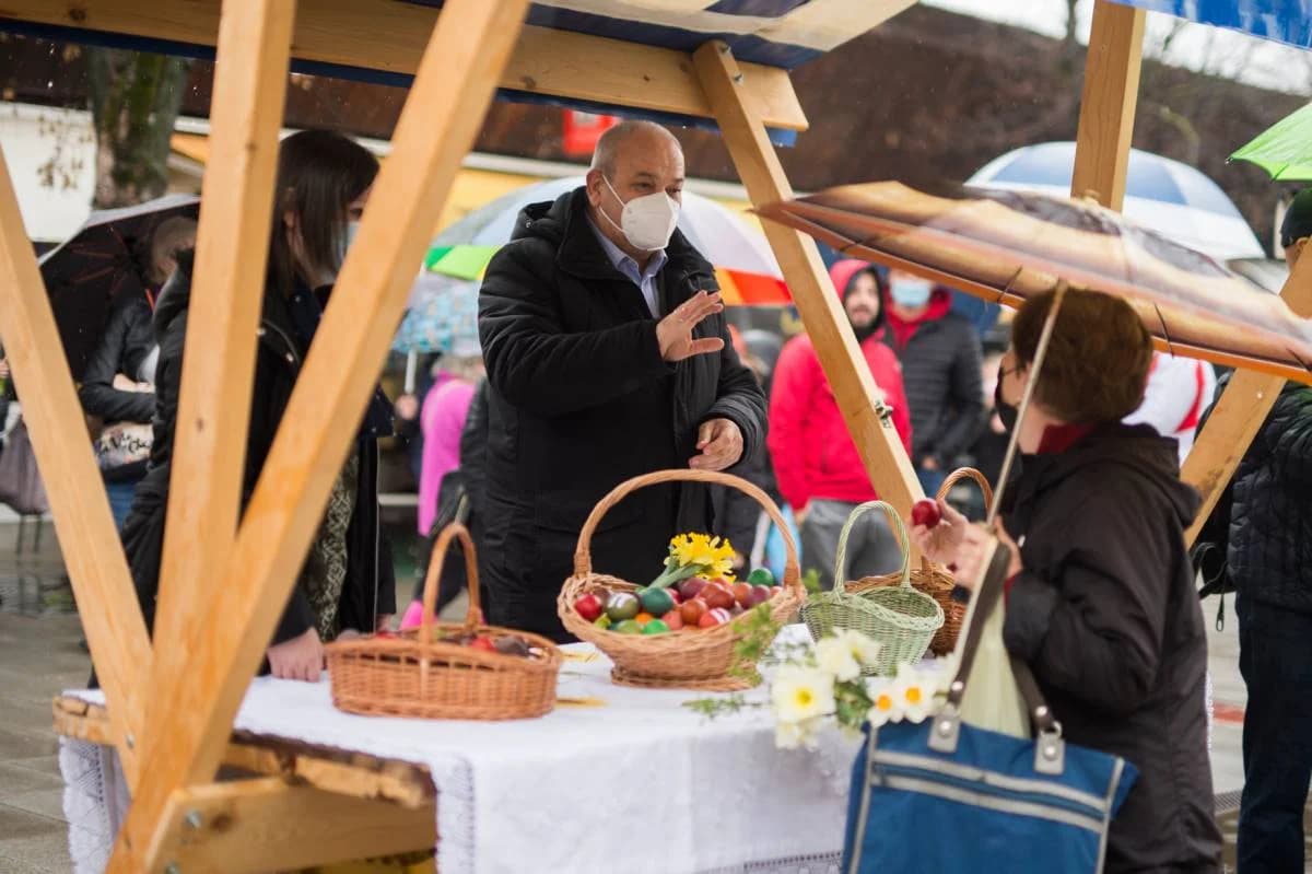 Snijeg pao, plesni podij pun: Maca nadigrala snijeg i zimu u Požegi