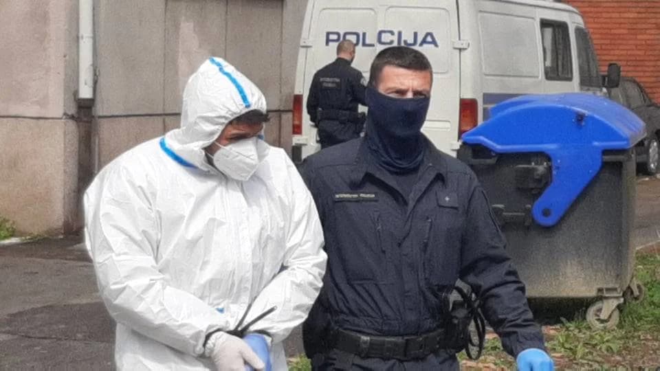 Požeški pravoslavni vjernici proslavili Badnju večer paljenjem badnjaka