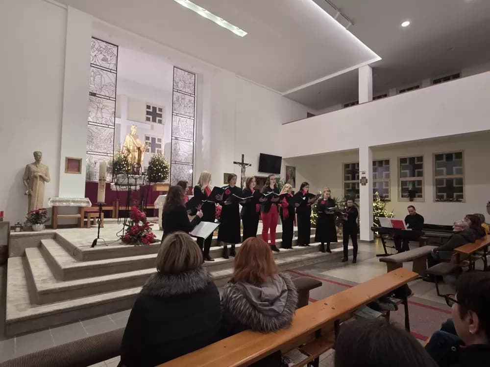 Ženska pjevačka skupina „Ad Astra“ božićnim koncertom zaključila uspješnu godinu